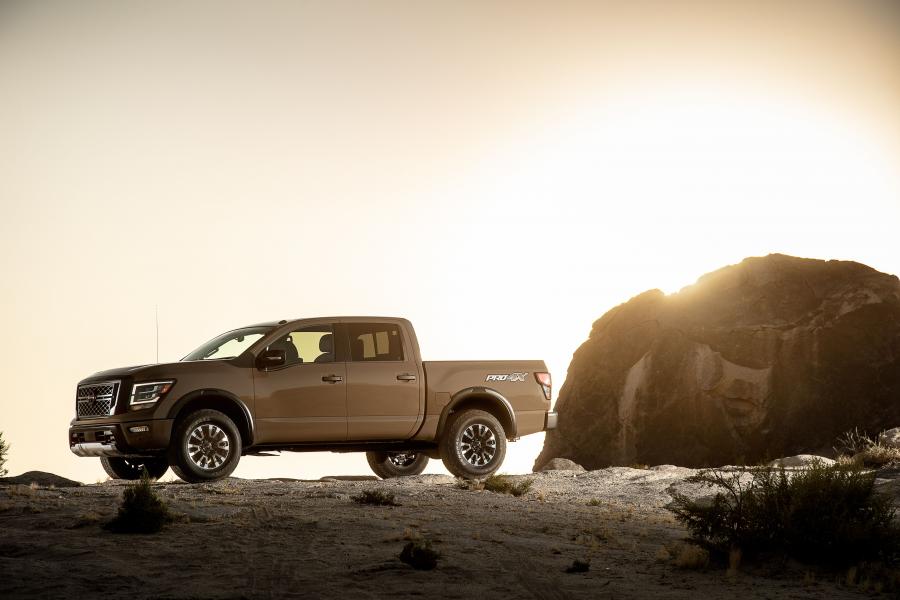  Nissan Titan Pro4X Crew Cab 2019 года  (фото 3 из 35)